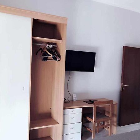 Hotel Frejus Коленьо Екстериор снимка