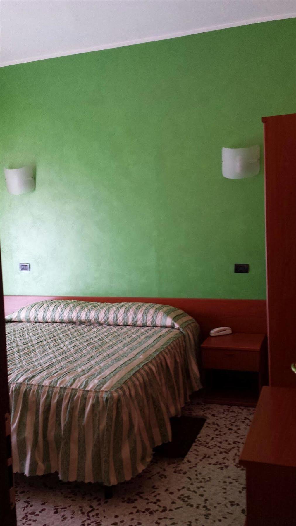 Hotel Frejus Коленьо Екстериор снимка