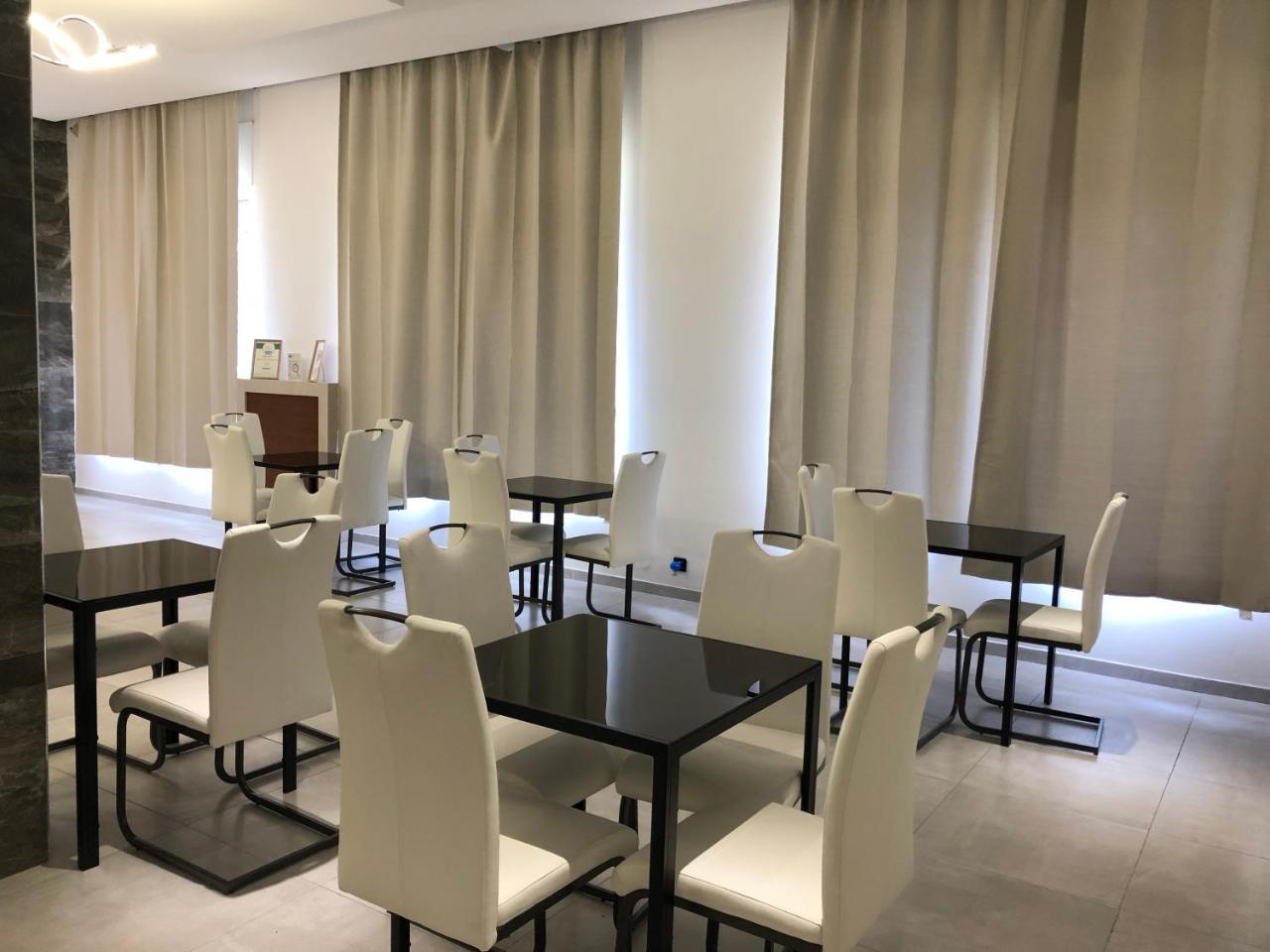 Hotel Frejus Коленьо Екстериор снимка