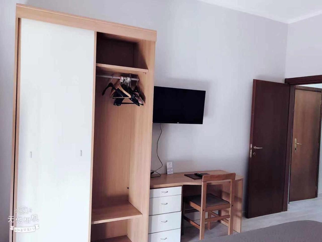 Hotel Frejus Коленьо Екстериор снимка