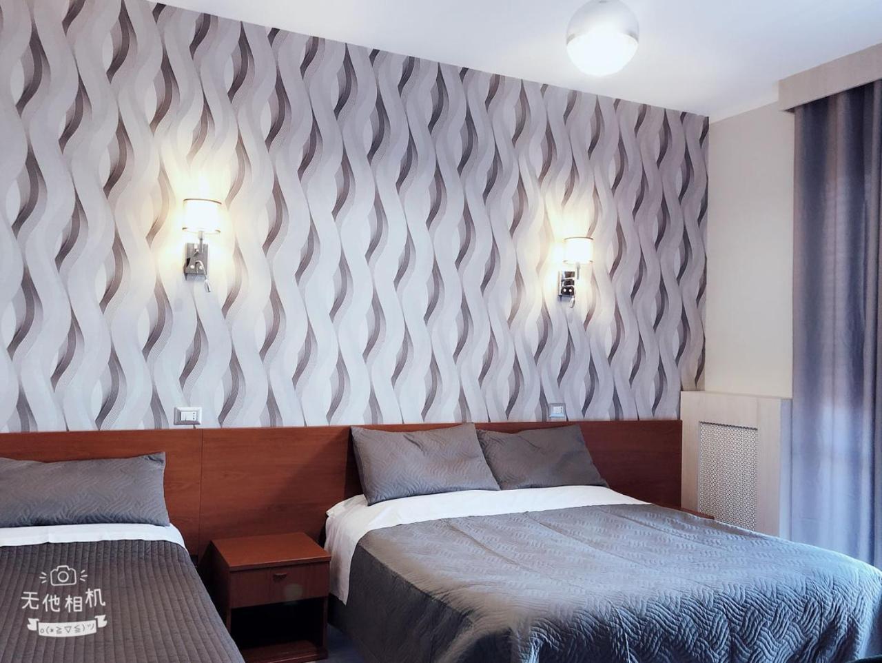 Hotel Frejus Коленьо Екстериор снимка